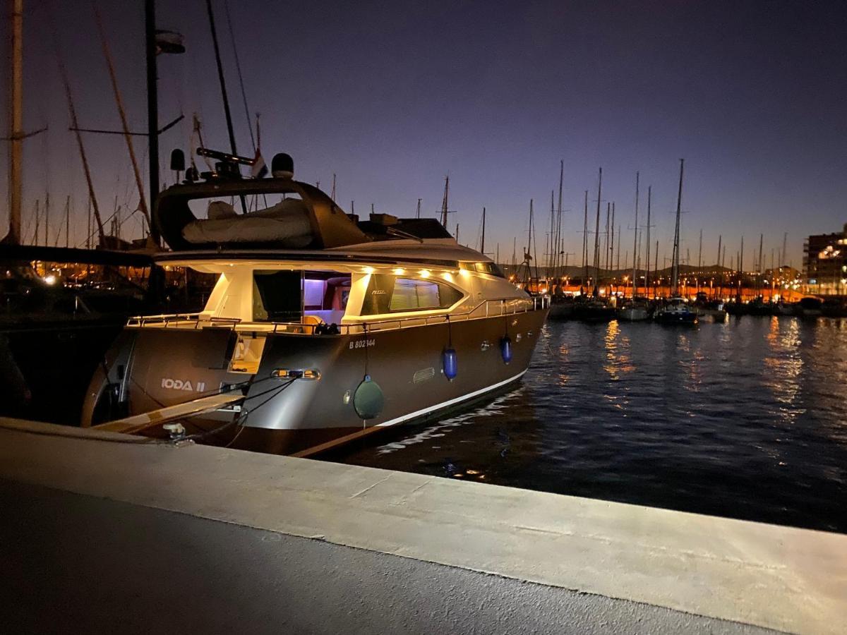Motoryacht 21 Avec Equipage Hotel Barcelona Ngoại thất bức ảnh
