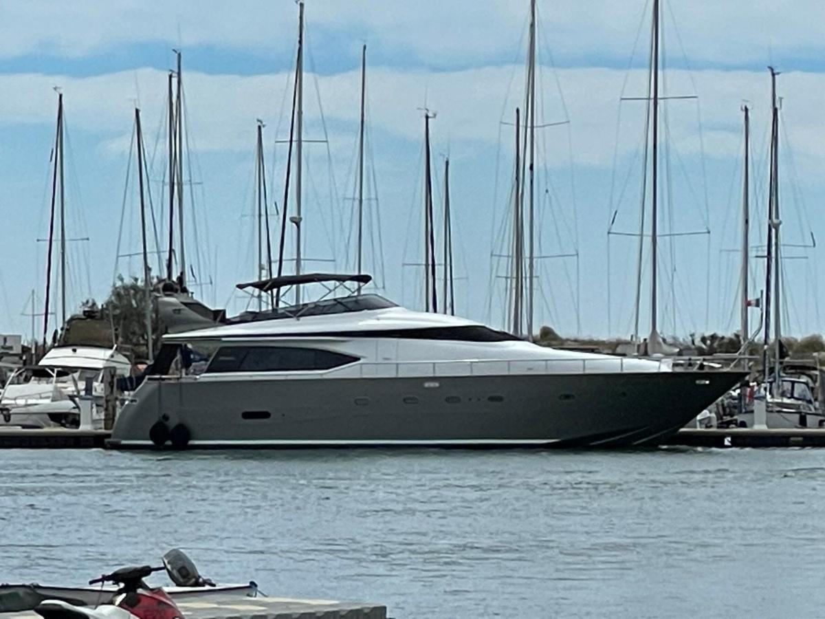 Motoryacht 21 Avec Equipage Hotel Barcelona Ngoại thất bức ảnh