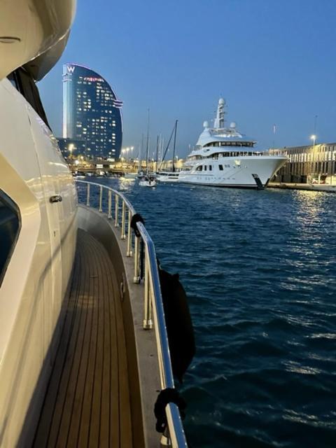 Motoryacht 21 Avec Equipage Hotel Barcelona Ngoại thất bức ảnh