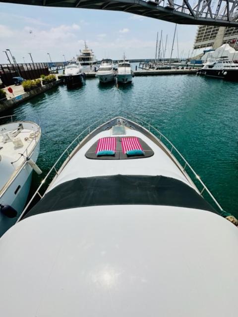 Motoryacht 21 Avec Equipage Hotel Barcelona Ngoại thất bức ảnh