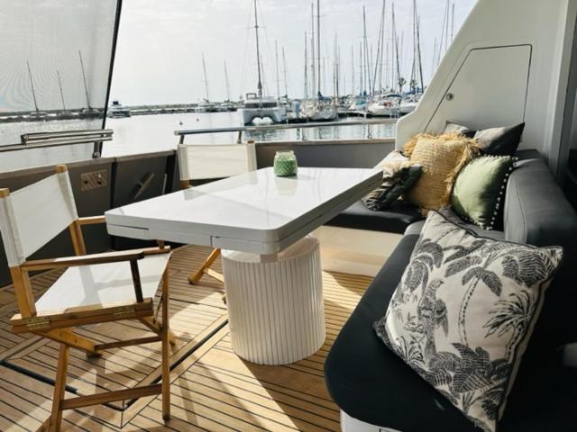 Motoryacht 21 Avec Equipage Hotel Barcelona Ngoại thất bức ảnh