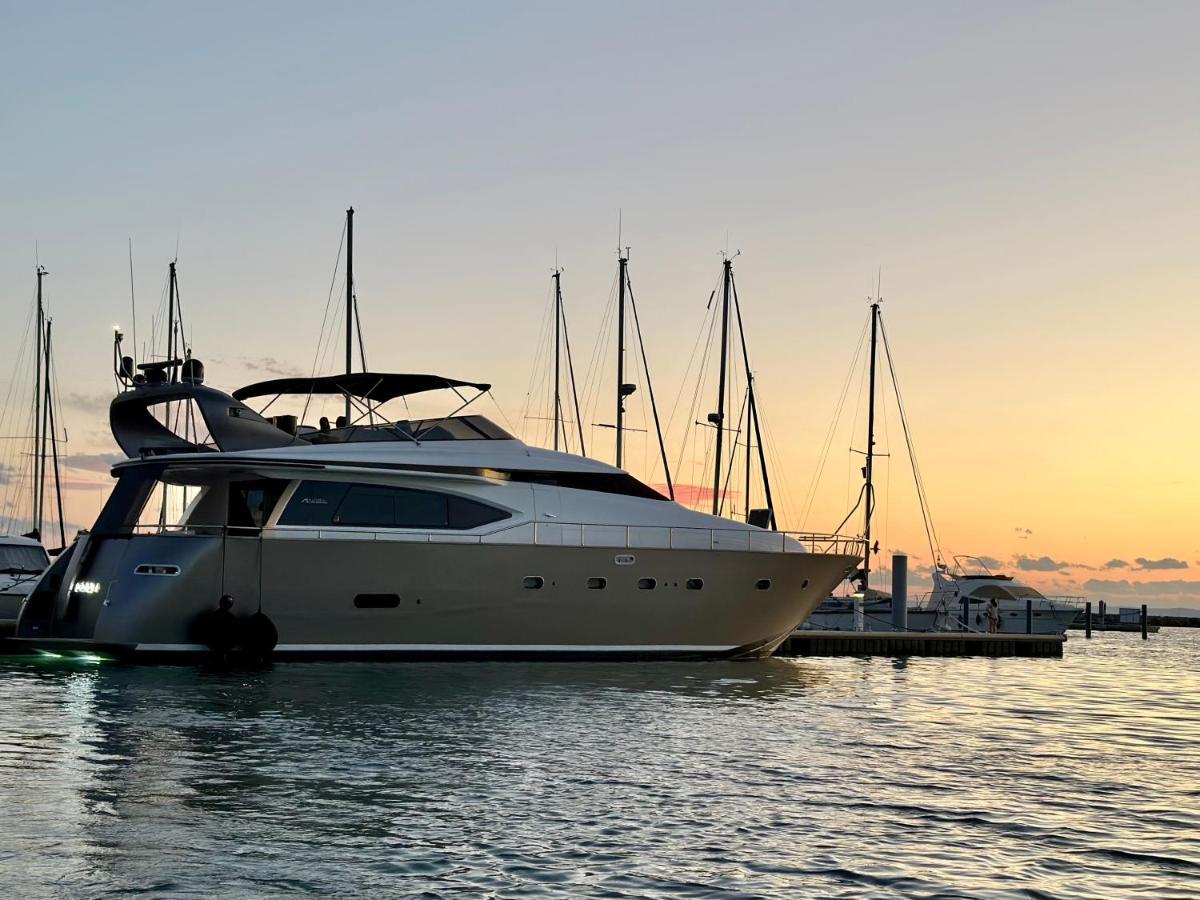 Motoryacht 21 Avec Equipage Hotel Barcelona Ngoại thất bức ảnh